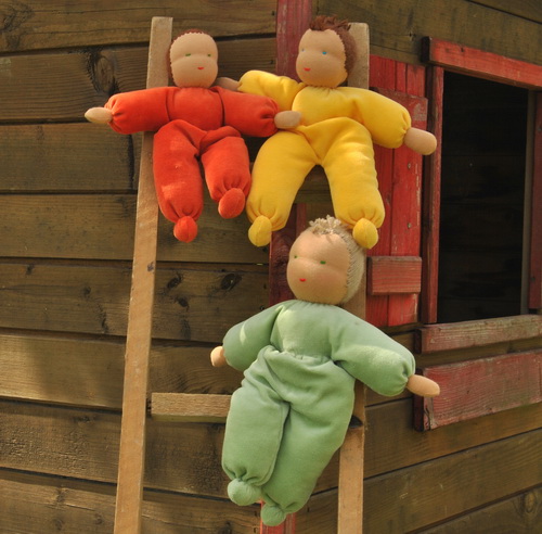 Grand doudou vert, il mesure 35 cm